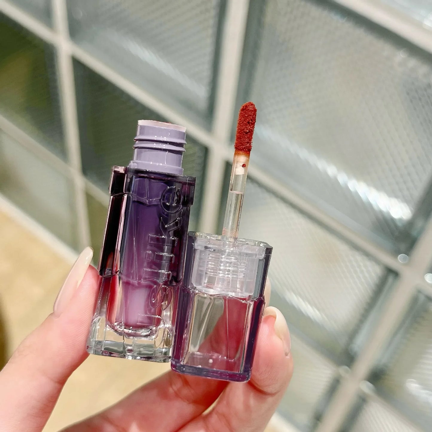 Matte Lip Glaze – Long-lasting, Moisturising & Non-Sticky